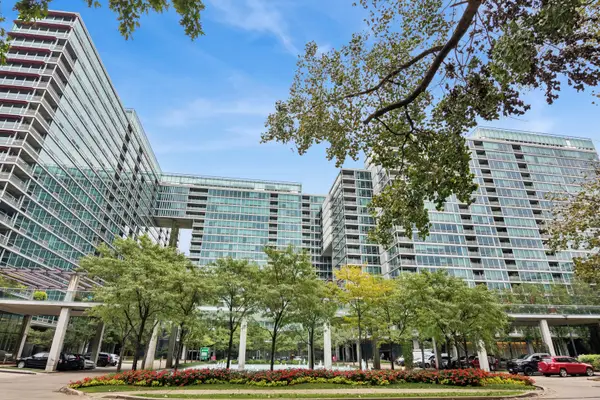 9715 Woods Drive #1710, Skokie, IL 60077