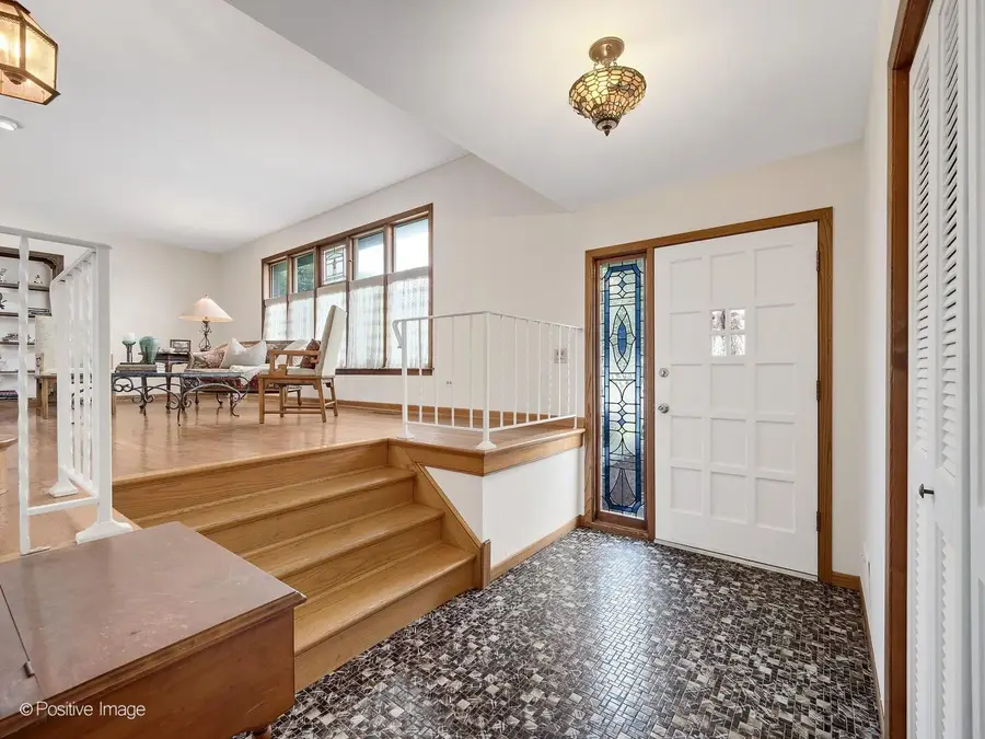 4613 W 105th Street, Oak Lawn, IL 60453 - #3