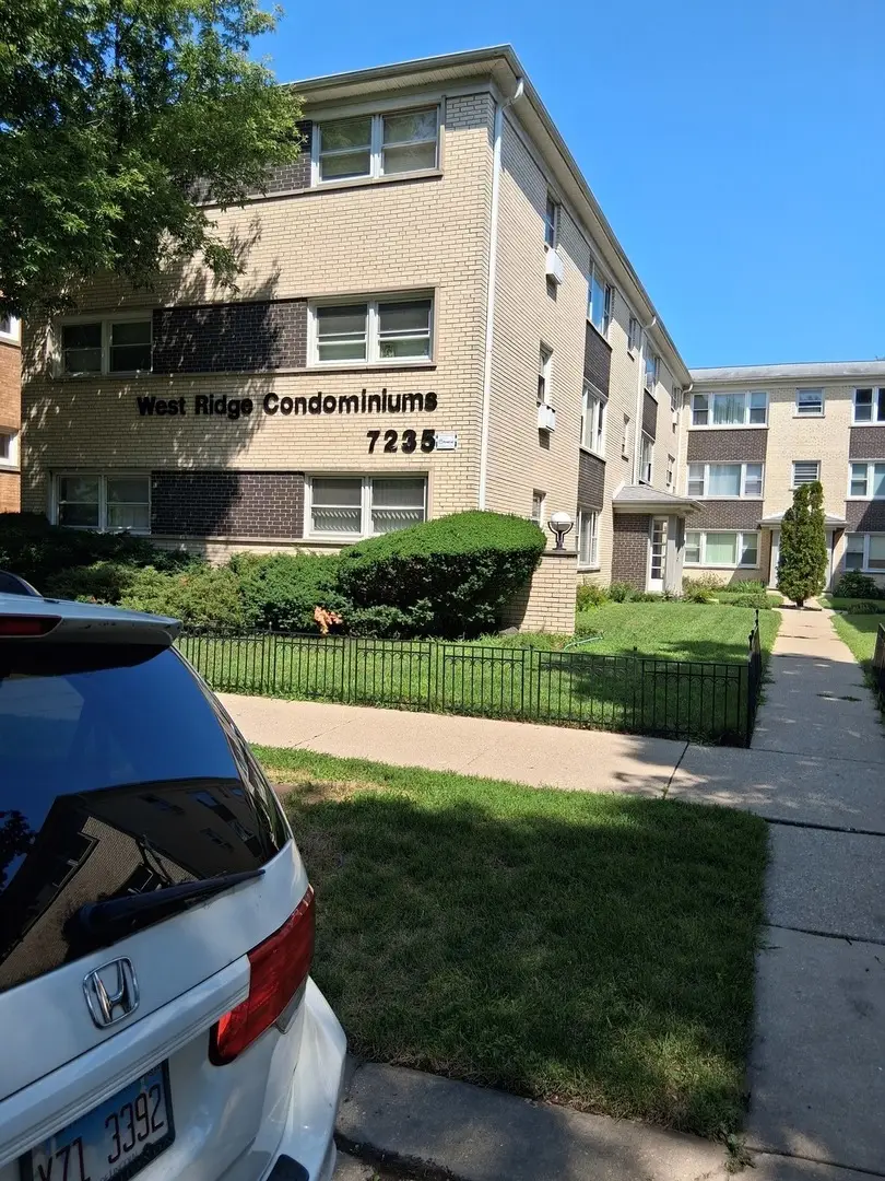 7235 N Hamilton Avenue, Chicago, IL 60645 - #1