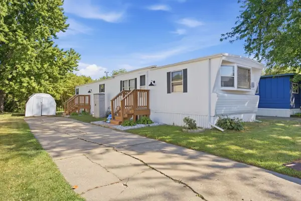 1824 Huckleberry Lane, Sycamore, IL 60178