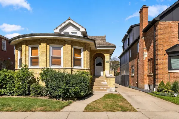 2940 W Greenleaf Avenue, Chicago, IL 60645
