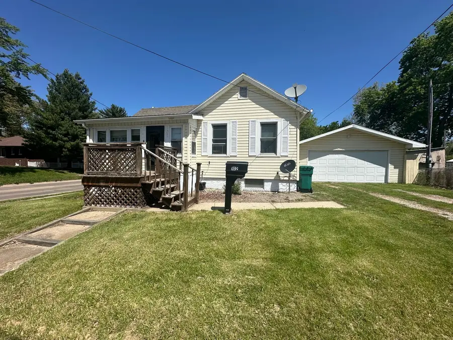 102 E Grove Street, Streator, IL 61364 - #2