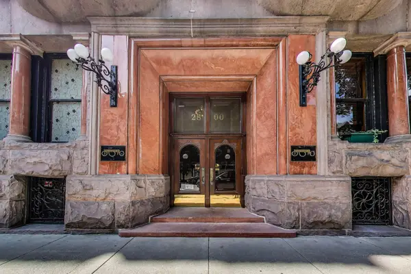 2800 N Pine Grove Avenue #8CD, Chicago, IL 60657