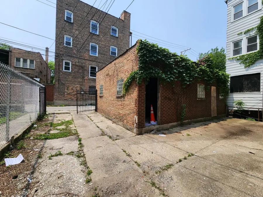 7952 S Langley Avenue, Chicago, IL 60619 - #3