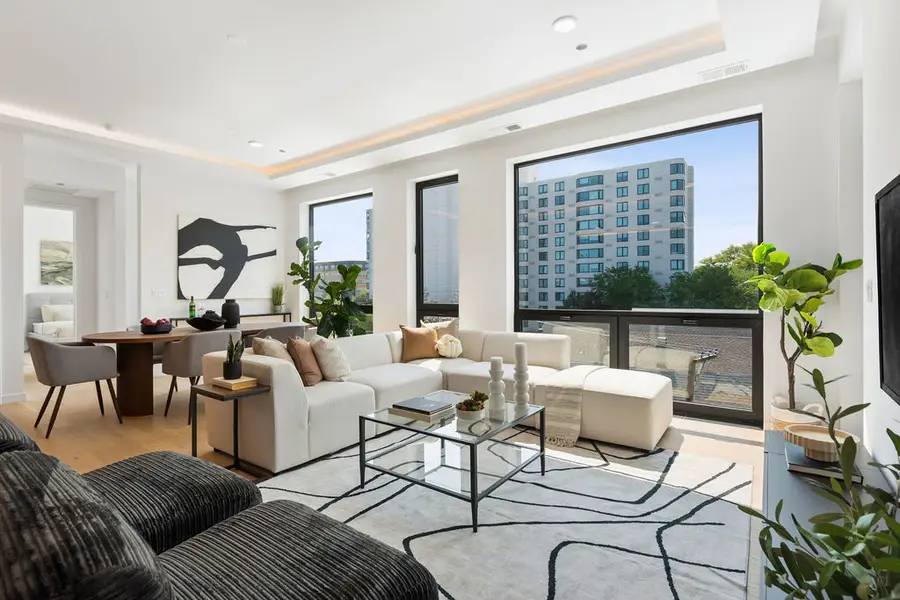 2072 N Western Avenue #PH-401, Chicago, IL 60647 - #2