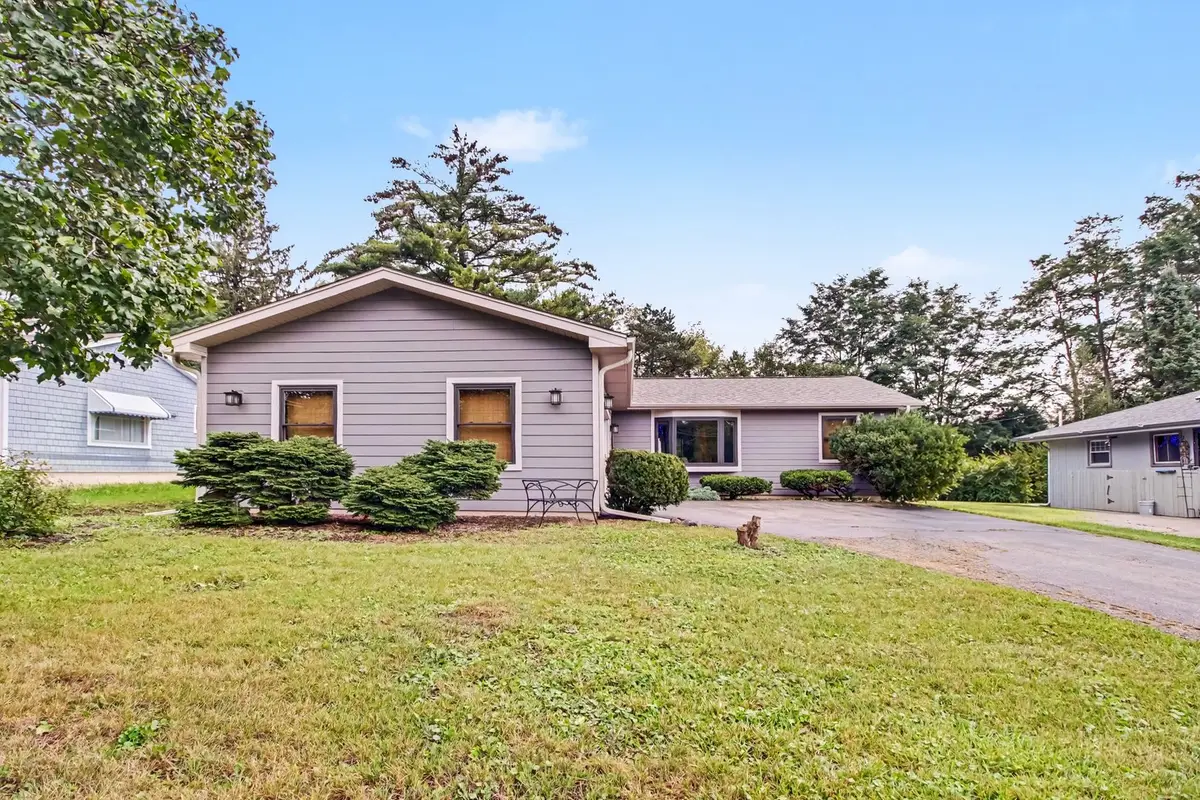 821 S Hough Street, Barrington, IL 60010 - #1