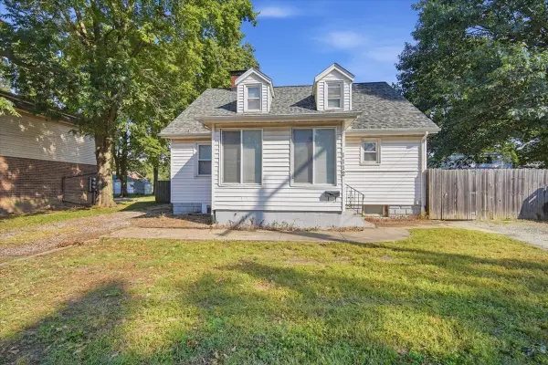 1112 West Avenue, Normal, IL 61761