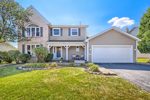654 Matthew Lane, Carol Stream, IL 60188