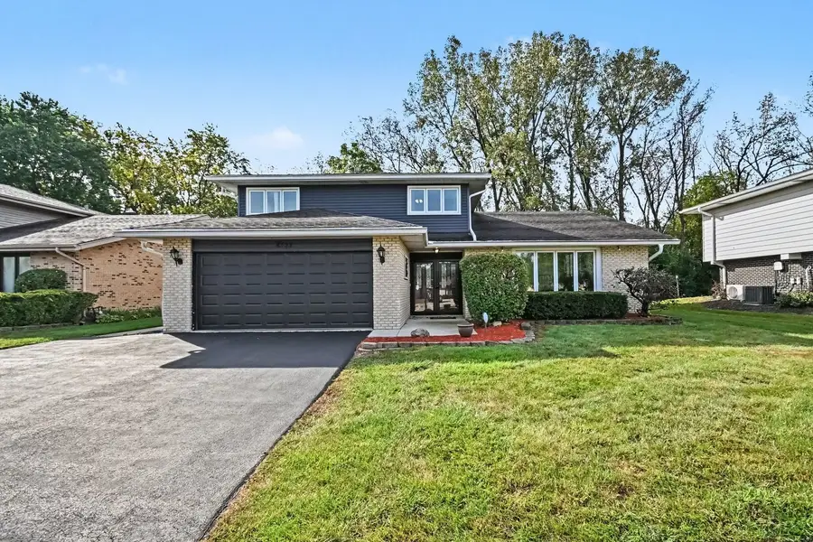 8533 W Sun Valley Drive, Palos Hills, IL 60465 - #2