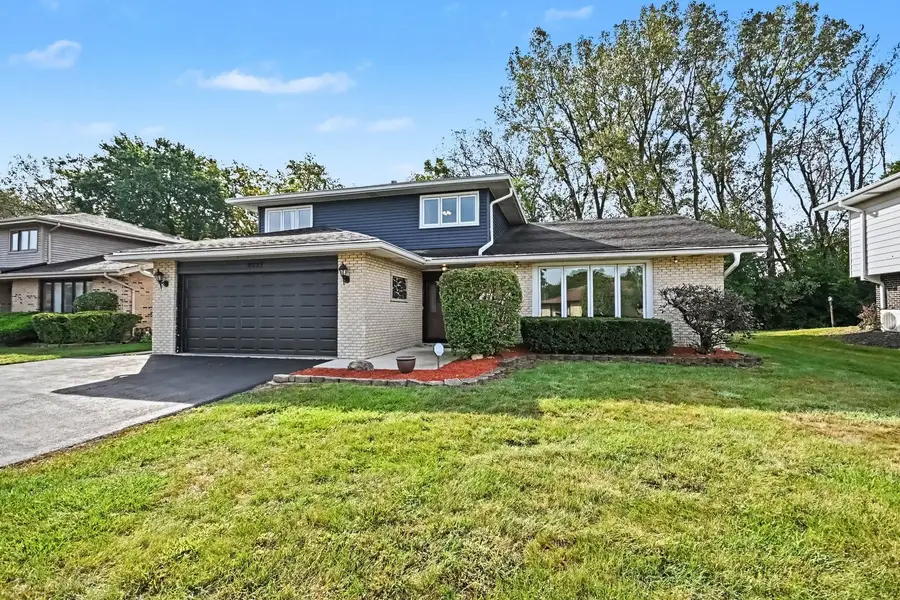 8533 W Sun Valley Drive, Palos Hills, IL 60465 - #3
