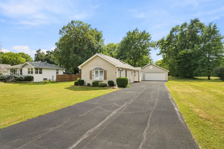 245 W Southmor Road, Morris, IL 60450 - #2