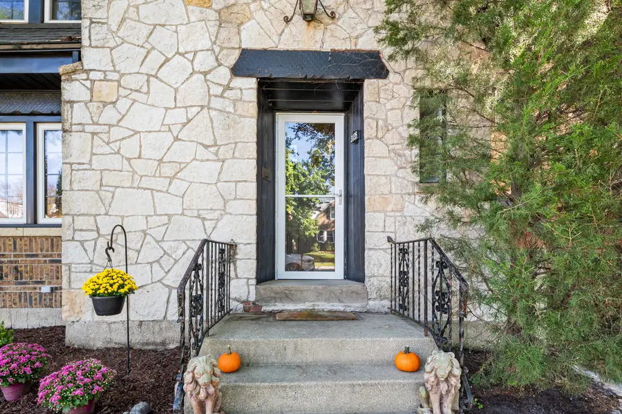 3135 Elm Avenue, Brookfield, IL 60513 - #2