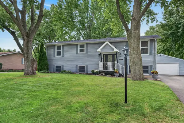 1521 Surrey Road, Batavia, IL 60510