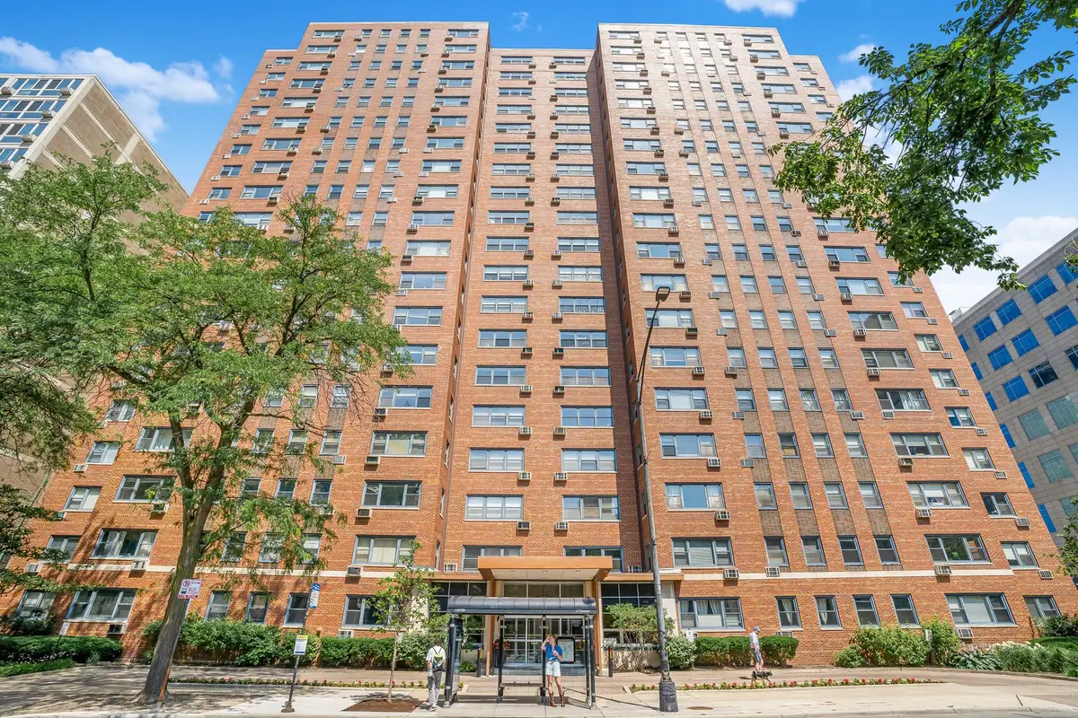 2909 N Sheridan Road #1702, Chicago, IL 60657 - #1