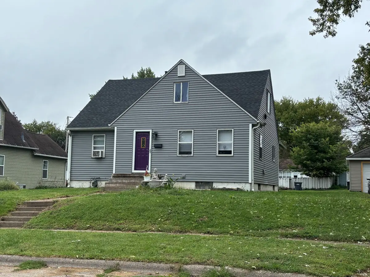 2440 Dunham Street, Clinton, IA 52732 - #1