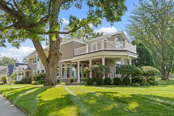 390 Grandview Avenue, Glen Ellyn, IL 60137