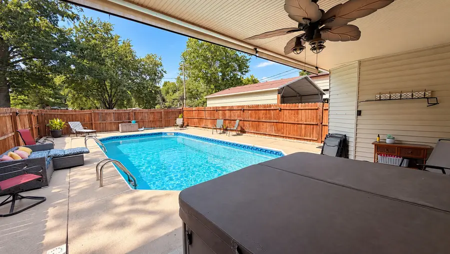 306 N Morrison Street, Centralia, IL 62801 - #3