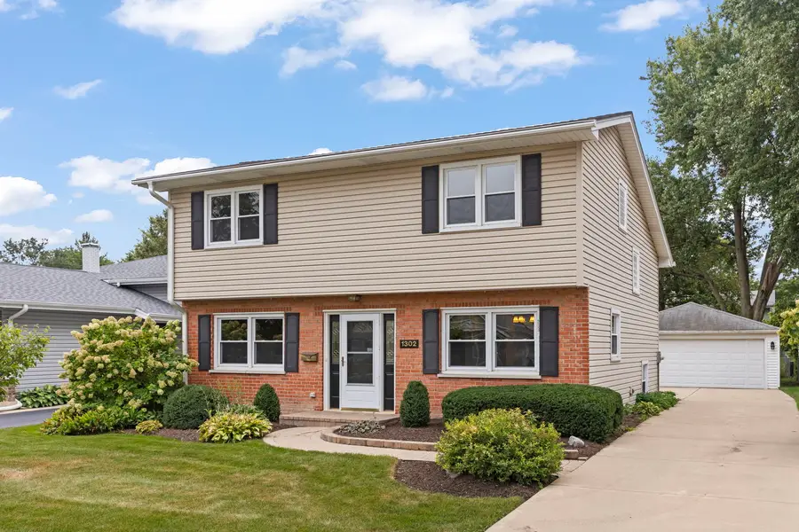 1302 Coolidge Avenue, Wheaton, IL 60189 - #2