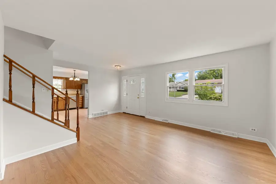 1302 Coolidge Avenue, Wheaton, IL 60189 - #3