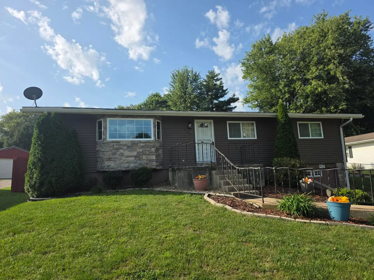 306 E Edwards Street, Payson, IL 62360 - #1