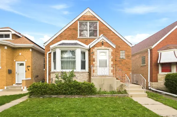 5221 N Marmora Avenue, Chicago, IL 60630