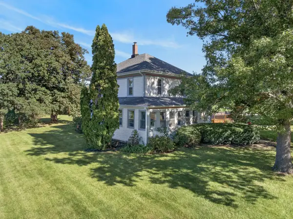 3208 S Country Club Road, Woodstock, IL 60098