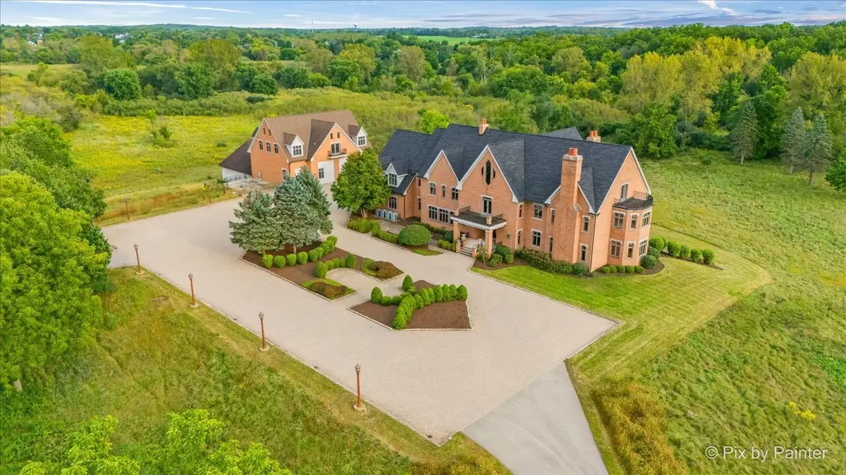 5N719 Castle Drive, Saint Charles, IL 60175 - #1