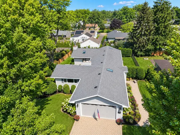 434 Valencia Avenue E, Barrington, IL 60010