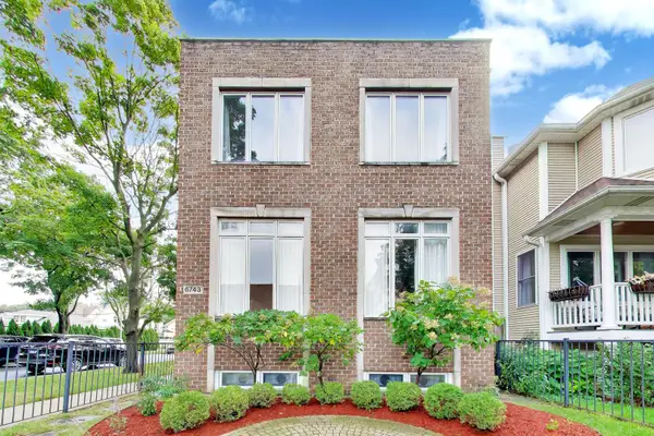 6743 N Oliphant Avenue, Chicago, IL 60631