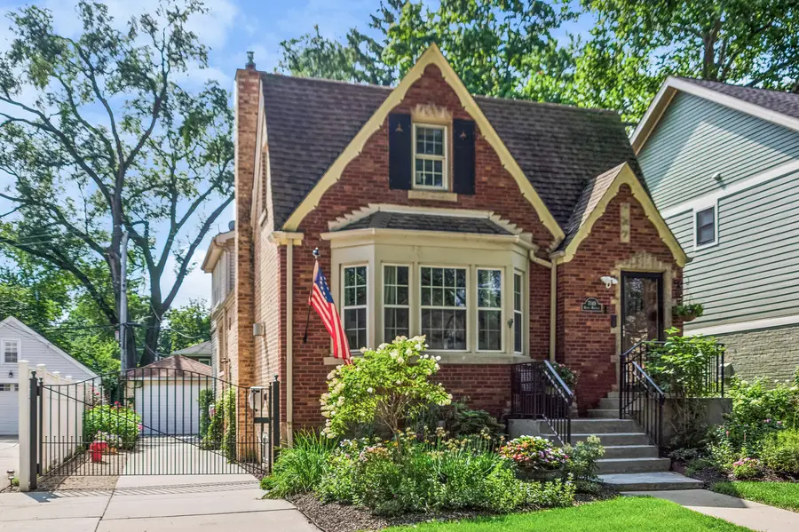 7049 N Moselle Avenue, Chicago, IL 60646 - #2
