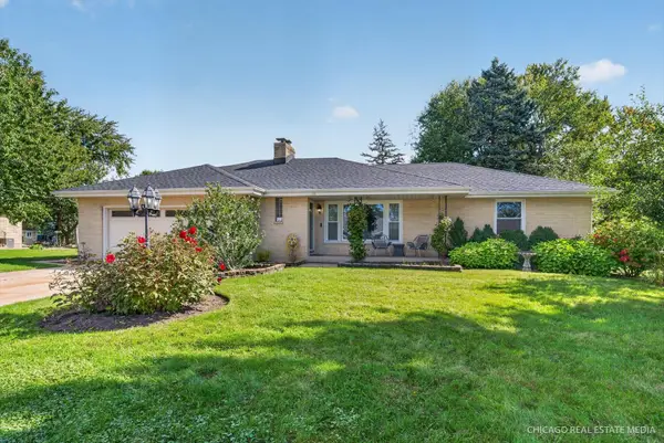 465 N Shady Oaks Drive, Elgin, IL 60120
