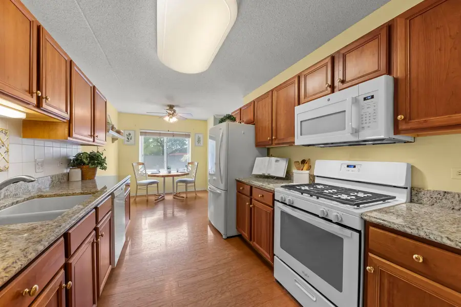 31 E Grove Street #201, Lombard, IL 60148 - #2