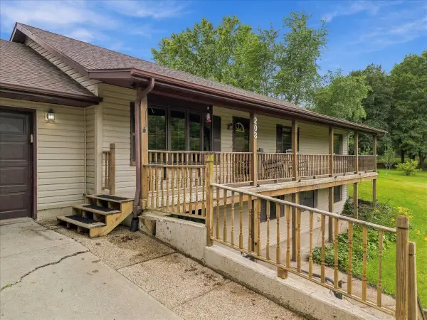208 Willow Lane, Dixon, IL 61021