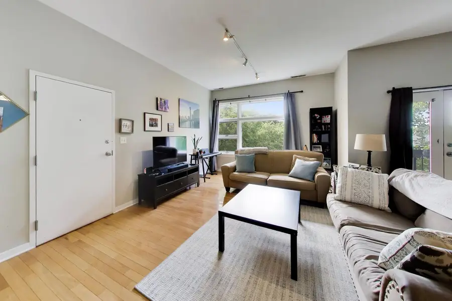 3735 N Wolcott Avenue #11, Chicago, IL 60613 - #3