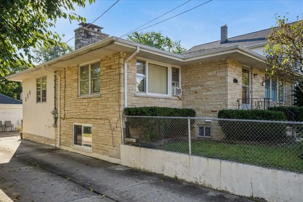 325 Grove Avenue, Highwood, IL 60040 - #1