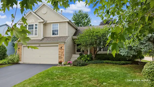 195 Meadow Lakes Boulevard, Aurora, IL 60504