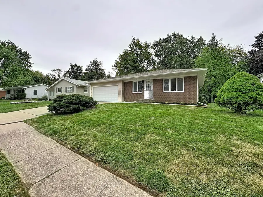2438 3rd Street, Moline, IL 61265 - #2
