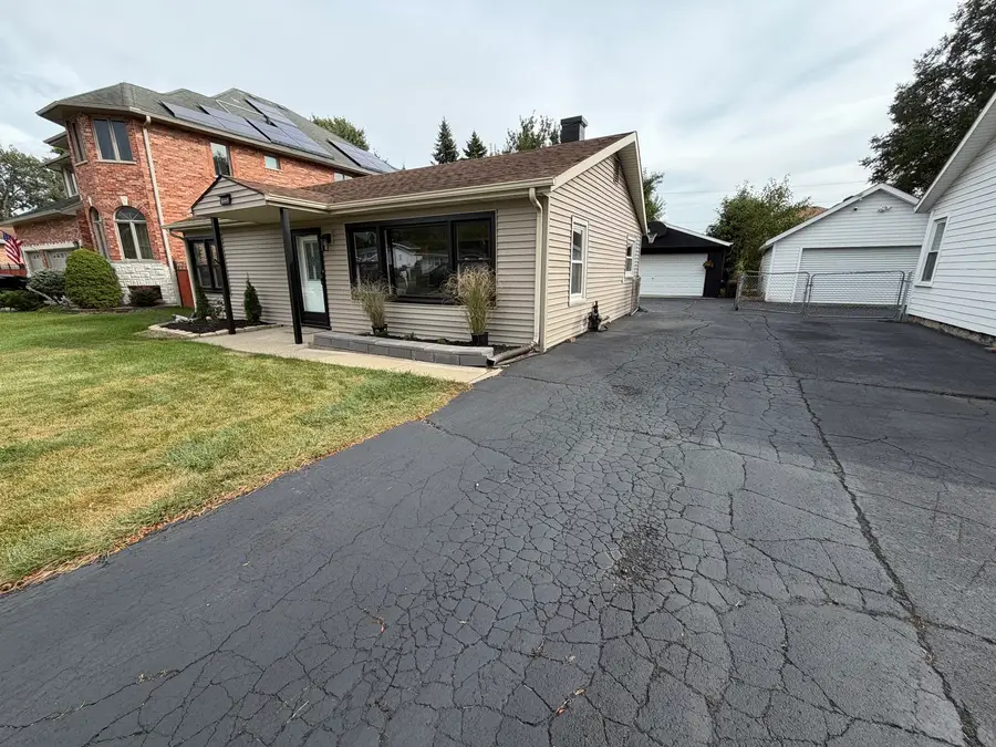 6449 W 84th Street, Burbank, IL 60459 - #2