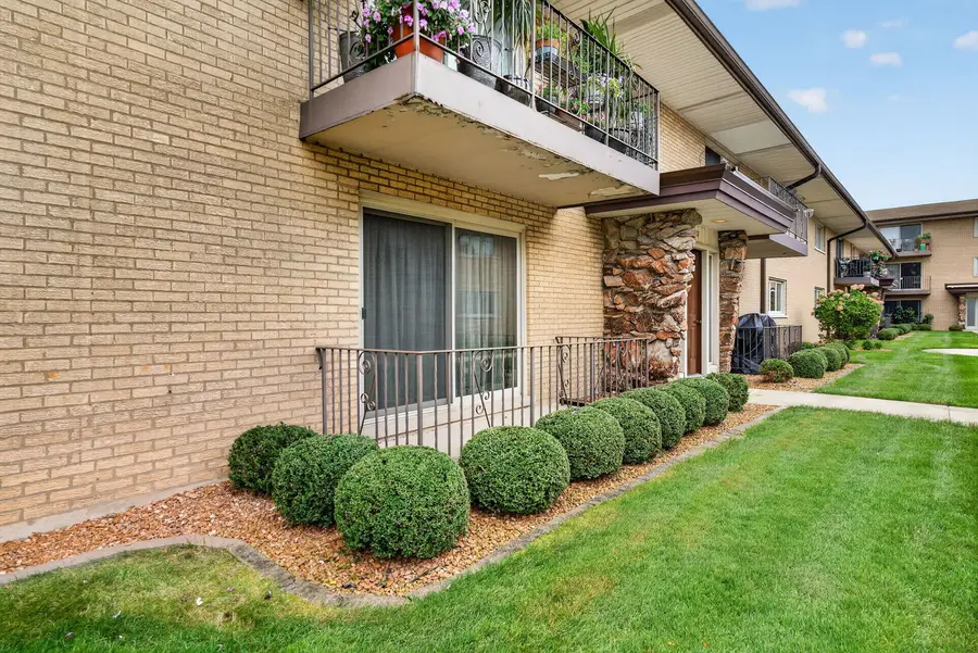 6150 S Kensington Avenue #101c, Countryside, IL 60525 - #3