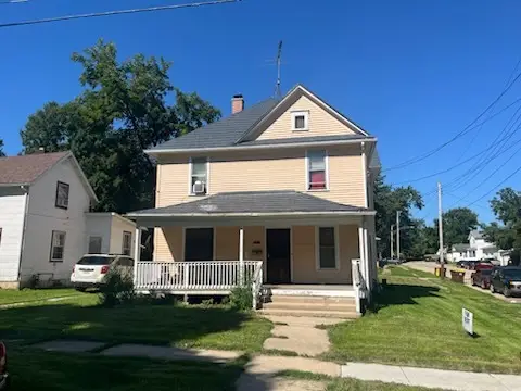 1002 Oak Avenue S, Freeport, IL 61032