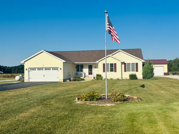 9385 N 1000th Road, Effingham, IL 62401