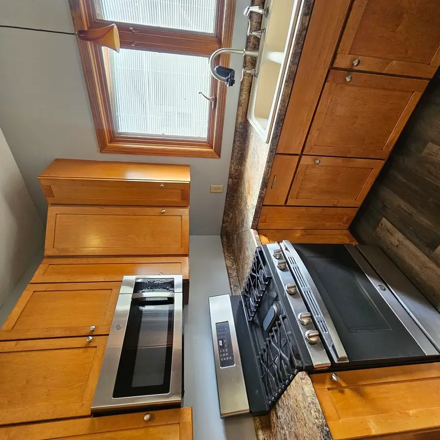 518 Robert Avenue, Rockford, IL 61107 - #2