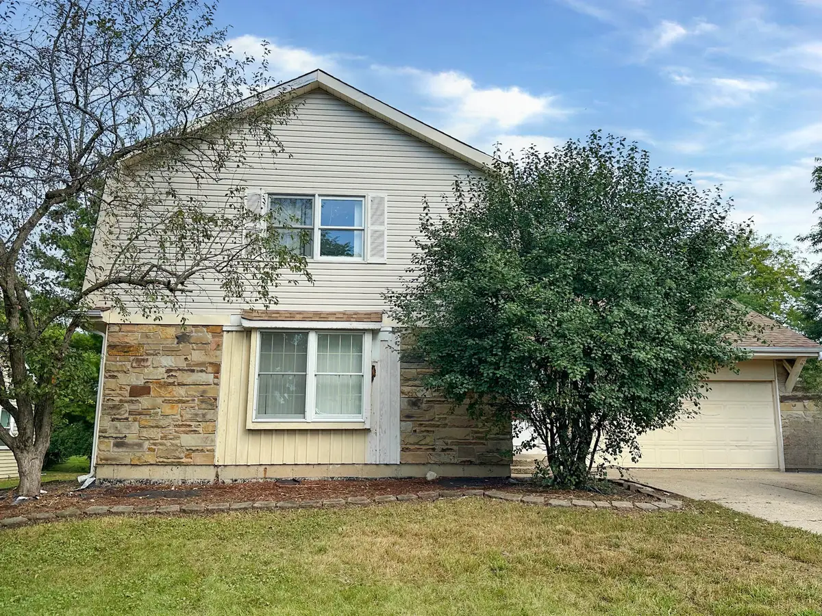 700 Butterfield Drive, Algonquin, IL 60102 - #1