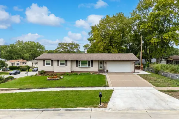3002 29th Street, Bettendorf, IA 52722