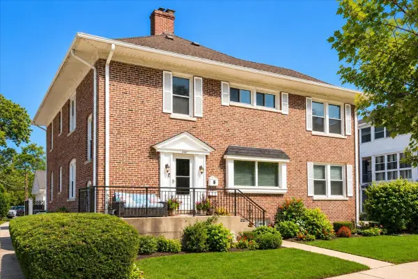 2611 Walnut Avenue, Evanston, IL 60201