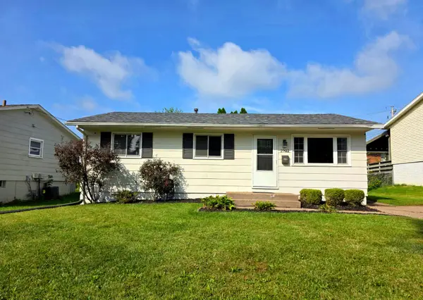 2902 Magnolia Drive, Bettendorf, IA 52722