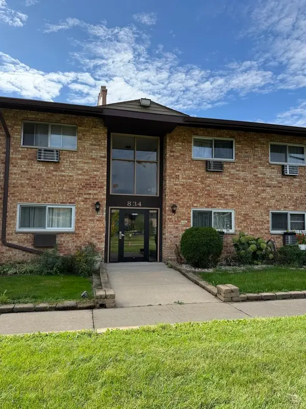 834 E Old Willow Road #216, Prospect Heights, IL 60070