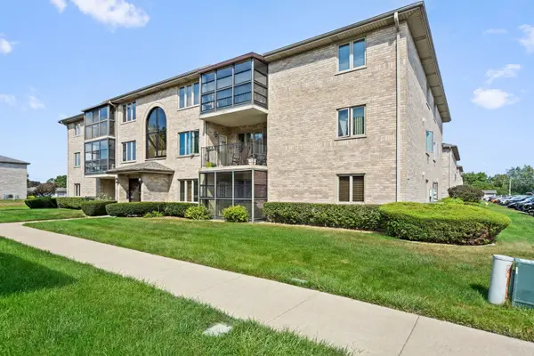 13950 E Leamington Drive #203, Crestwood, IL 60418