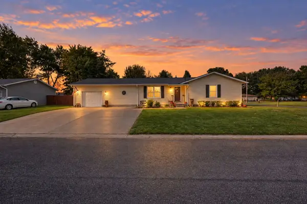 102 Lamar Drive, Salem, IL 62881