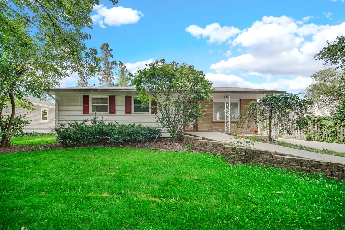 223 S Randall Road, Aurora, IL 60506 - #1